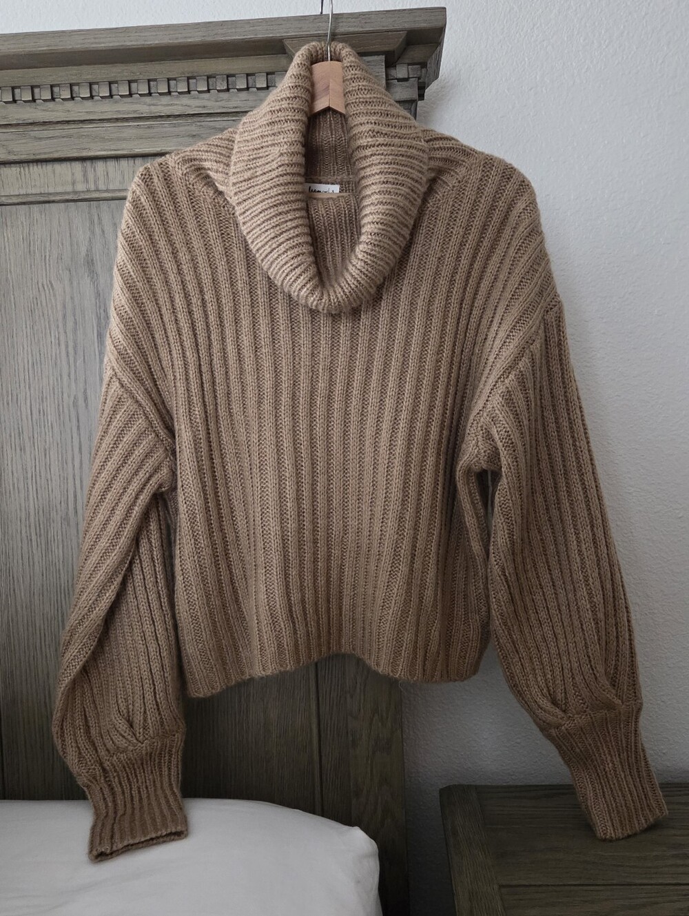 in loom Neuflora Brown ribbed knit acrylic & polyester sweater #knitwear #cozy